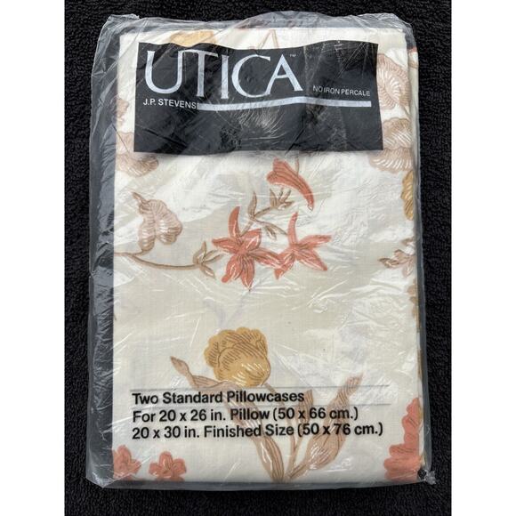 Utica Other - UTICA J. P. Stevens Vintage Set of 2 Standard Pillowcases Cream Floral NOS